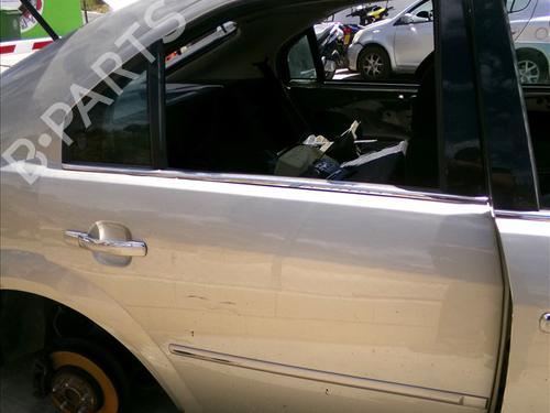 Used Right rear door FORD MONDEO III (B5Y) 2.0 16V (146 hp) 27672409