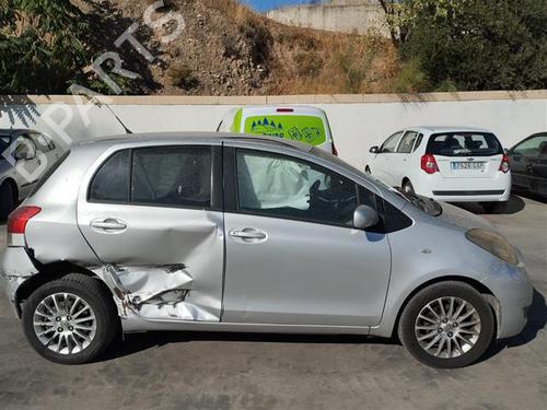 Lève-vitre avant gauche TOYOTA YARIS (_P9_) 1.4 D-4D (NLP90_, NLP90R) | BP24567443C22 