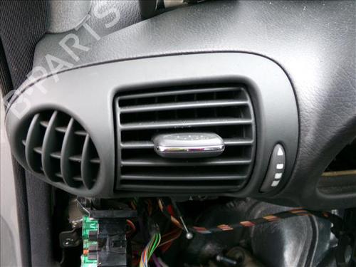 Used Air vent MERCEDES-BENZ C-CLASS (W203) C 200 Kompressor (203.045) (163 hp) 26283493