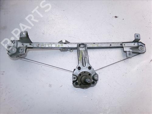 Rudehejsemekanisme venstre bagtil OPEL OMEGA B (V94) 2.5 TD (F69, M69, P69) (130 hp) 28008615