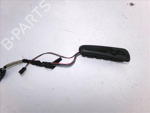 Used Left front window switch OPEL OMEGA B (V94) 2.5 TD (F69, M69, P69) (130 hp) 28008598