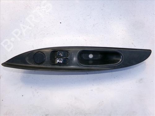 Used Left front window switch HYUNDAI H-1 Van (A1) 2.5 CRDi (140 hp) 28838402
