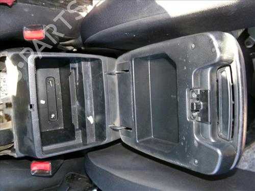 Armrest / Center console SUZUKI GRAND VITARA II (JT, TE, TD) 1.9 DDiS All-wheel Drive (JT419, TD44, JB419WD, JB419XD,... | BP25753043I20 