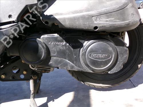 Used Upper protection KIA CARENS II MPV (FJ) 1.6 (105 hp) 24857507