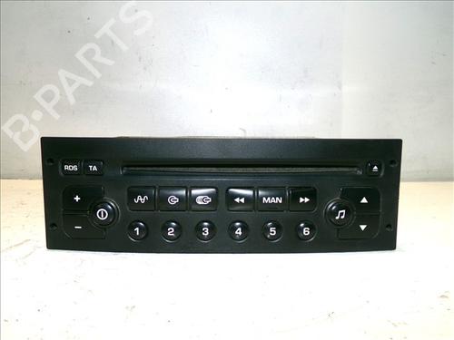 Radio PEUGEOT 206 Hatchback (2A/C) 1.4 i (75 hp) 27444316