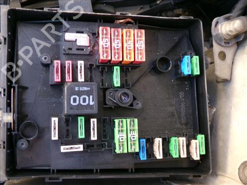 Used Fuse box SEAT ALTEA (5P1) 1.6 TDI (105 hp) 24858208