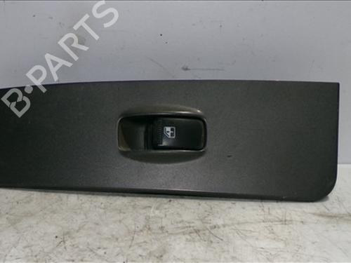Interrupteur de vitre avant droite HYUNDAI MATRIX (FC) 1.5 CRDi (82 hp) 24561521