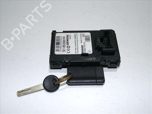 Used Card reader RENAULT GRAND SCÉNIC II (JM0/1_) 1.5 dCi (JM1E) (106 hp) 24566314