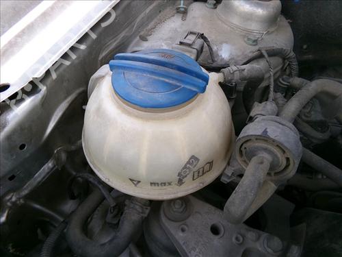 Used Expansion tank VW POLO (9N_, 9A_) 1.4 16V (75 hp) 25913082