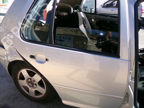 Portier rechts achter VW BORA I (1J2) 1.9 TDI (110 hp) 29944107