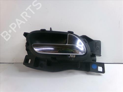 Used Front right interior door handle PEUGEOT 407 (6D_) 2.0 HDi 135 (6DRHRH, 6DRHRE, 6DRHRG, 6DRHRJ) (136 hp) 26204781