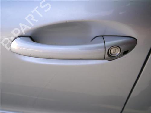 Used Front left exterior door handle MERCEDES-BENZ C-CLASS (W203) C 200 Kompressor (203.045) (163 hp) 26283521