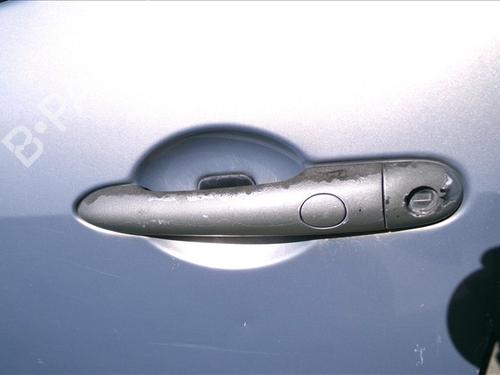 Used Front left exterior door handle RENAULT SCÉNIC II (JM0/1_) 1.9 dCi (JM0G, JM12, JM1G, JM2C) (120 hp) 25733867