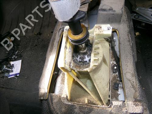 Used Gear lever RENAULT KANGOO (KC0/1_) 1.5 dCi (KC08, KC09) (82 hp) 29303303