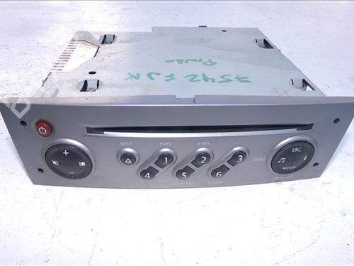 Bilradio RENAULT SCÉNIC II (JM0/1_) 1.6 16V (JM1R) (112 hp) 29450696