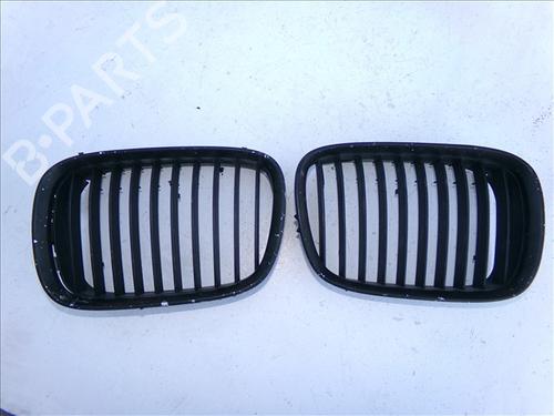 Used Grille BMW 5 (E39) 525 tds (143 hp) 29484151
