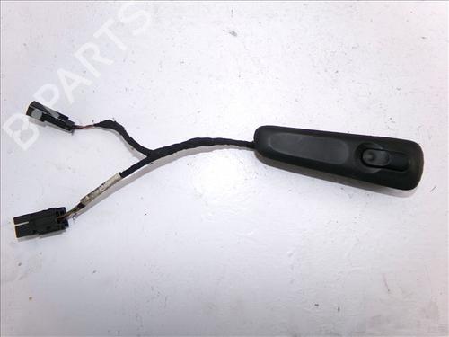 Used Right front window switch OPEL OMEGA B (V94) 2.5 TD (F69, M69, P69) (130 hp) 28008597