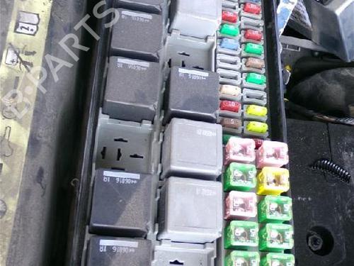 Used Fuse box LAND ROVER RANGE ROVER SPORT I (L320) 2.7 D 4x4 (190 hp) 28109892