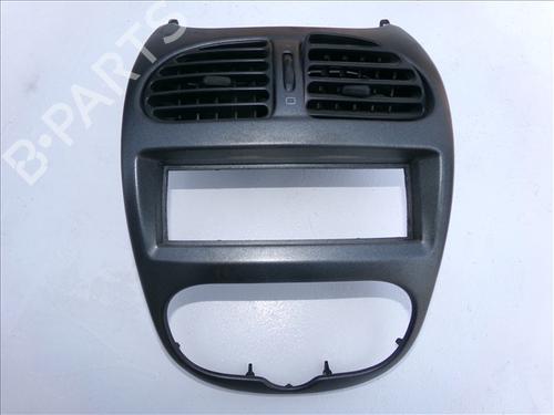 Luftventil PEUGEOT 206 Hatchback (2A/C) 1.4 i (75 hp) 27444277