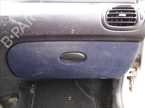 Boîte à gants PEUGEOT 206 Hatchback (2A/C) 1.4 HDi eco 70 (68 hp) 26204639
