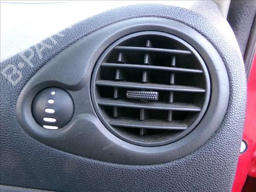 Luftventilen RENAULT CLIO III (BR0/1, CR0/1) 1.2 16V (BR02, BR0J, BR11, CR02, CR0J, CR11) (75 hp) 27587281