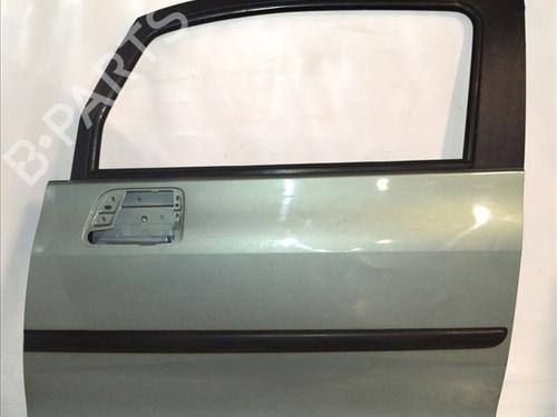 Used Left front door PEUGEOT 1007 (KM_) 1.4 (75 hp) 24561437