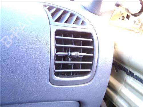 Used Air vent HYUNDAI ACCENT II (LC) 1.5 CRDi (82 hp) 25348433