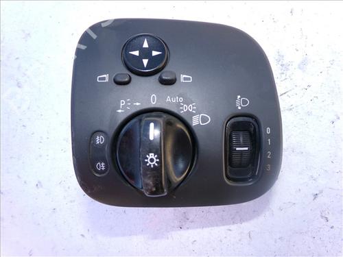 Used Headlight switch MERCEDES-BENZ C-CLASS (W203) C 200 CDI (203.004) (116 hp) 30796548