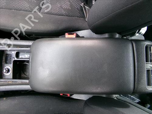 Used Armrest / Center console MERCEDES-BENZ C-CLASS (W203) C 200 Kompressor (203.045) (163 hp) 26283495