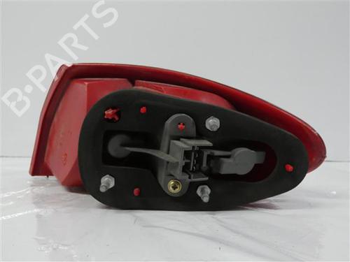 Venstre Baklys ALFA ROMEO 147 (937_) 1.9 JTD (937.AXD1A, 937.BXD1A, 937.AXV1A, 937.BXB1A,... (115 hp) 24555432