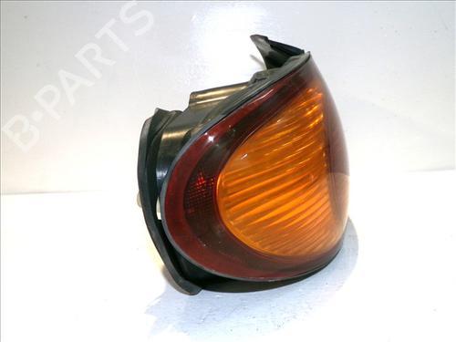 Left taillight HYUNDAI LANTRA II (J-2) 1.9 D | BP30062953C34