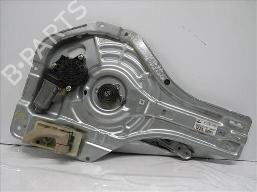 Rudehejsemekanisme venstre bagtil HYUNDAI TUCSON (JM) 2.0 CRDi (113 hp) 24555552