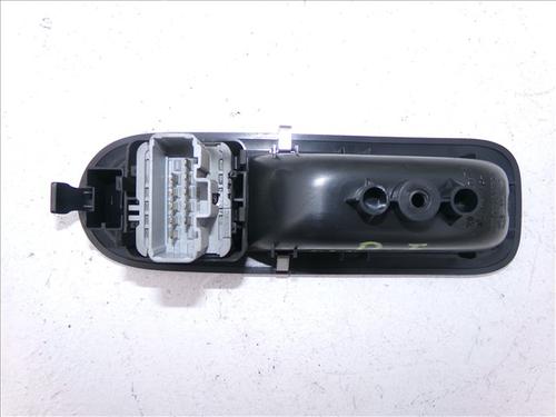 Used Left front window switch RENAULT CLIO III (BR0/1, CR0/1) 1.2 16V (BR02, BR0J, BR11, CR02, CR0J, CR11) (75 hp) 30908386