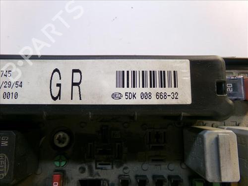 Fuse box OPEL ASTRA H Estate (A04) 1.3 CDTI (L35) | BP24567087E1 
