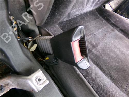 Używane Klamra pasa bezpieczeństwa OPEL OMEGA B (V94) 2.5 TD (F69, M69, P69) (130 hp) 28008634