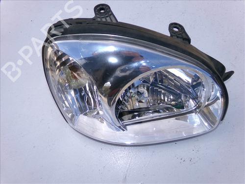 Used Right headlight HYUNDAI SANTA FÉ I (SM) 2.0 CRDi 4x4 (125 hp) 30764144