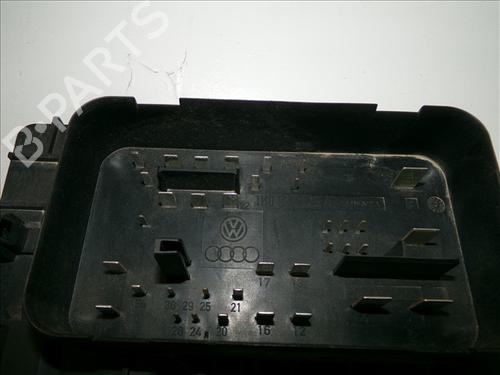 Fuse box VW CADDY III Box Body/MPV (2KA, 2KH, 2CA, 2CH) 1.9 TDI | BP24563235E1
