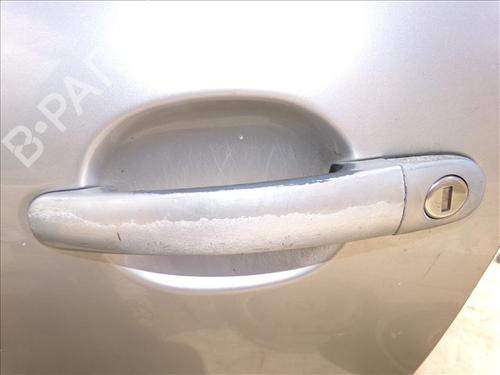 Venstre foran utvendig håndtak SEAT LEON (1M1) 1.9 TDI (90 hp) 29597344