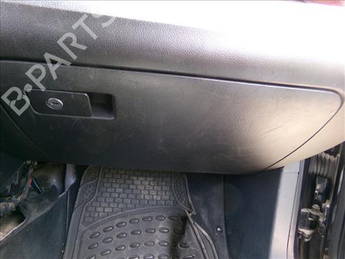 Handskerum VW PASSAT B6 (3C2) 2.0 TDI (140 hp) 26194457