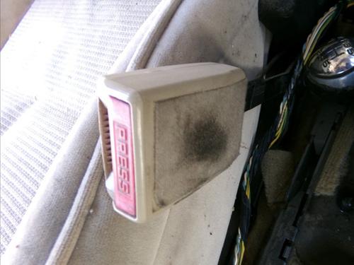 Used Seat buckle PEUGEOT 407 (6D_) 2.0 HDi 135 (6DRHRH, 6DRHRE, 6DRHRG, 6DRHRJ) (136 hp) 28805981