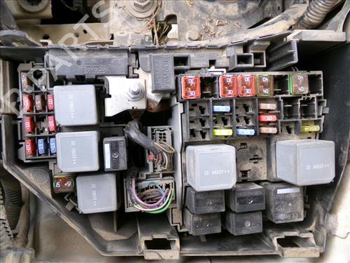 Used Fuse box LAND ROVER FREELANDER 2 (L359) 2.2 TD4 4x4 (150 hp) 24858044