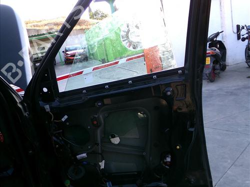 Right front door LAND ROVER RANGE ROVER SPORT I (L320) 2.7 D 4x4 | BP28123704C3 