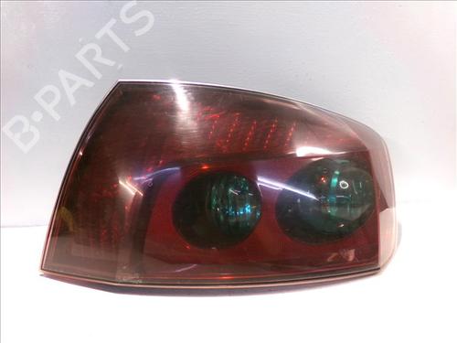 Højre baglygte PEUGEOT 407 (6D_) 2.0 HDi 135 (6DRHRH, 6DRHRE, 6DRHRG, 6DRHRJ) (136 hp) 30006720