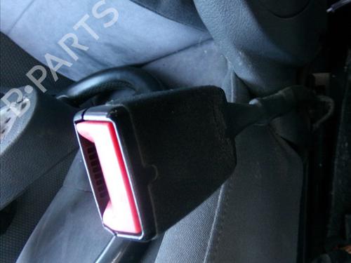 Used Seat buckle VW TOURAN (1T3) 1.6 TDI (105 hp) 28070136