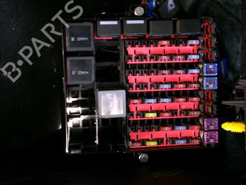 Used Fuse box FORD TOURNEO COURIER B460 MPV 1.5 TDCi (95 hp) 24567867