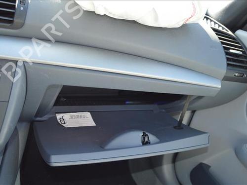 Vano posta oggetti BMW 1 (E87) 118 d (122 hp) 24562411