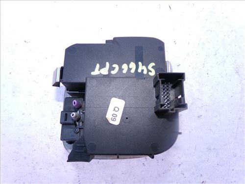 Headlight switch MERCEDES-BENZ C-CLASS (W203) C 200 CDI (203.004) | BP30796548I24