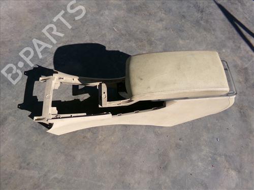 Used Armrest / Center console PEUGEOT 407 (6D_) 2.0 HDi 135 (6DRHRH, 6DRHRE, 6DRHRG, 6DRHRJ) (136 hp) 28805955
