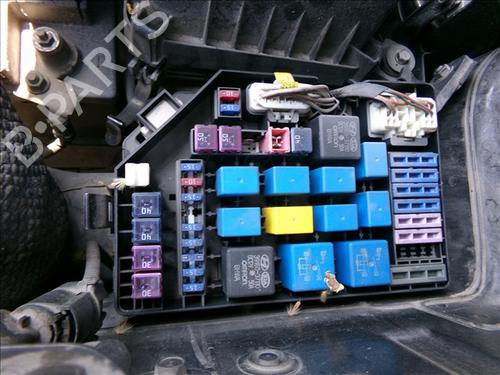 Used Fuse box HYUNDAI TUCSON (JM) 2.0 CRDi (140 hp) 27444344