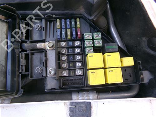 Used Fuse box LAND ROVER FREELANDER I (L314) 2.0 Td4 4x4 (112 hp) 27555356